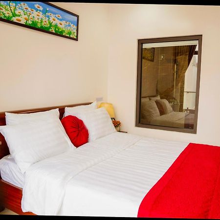 Hotel Khach San Trung Hieu Vung Tau Esterno foto