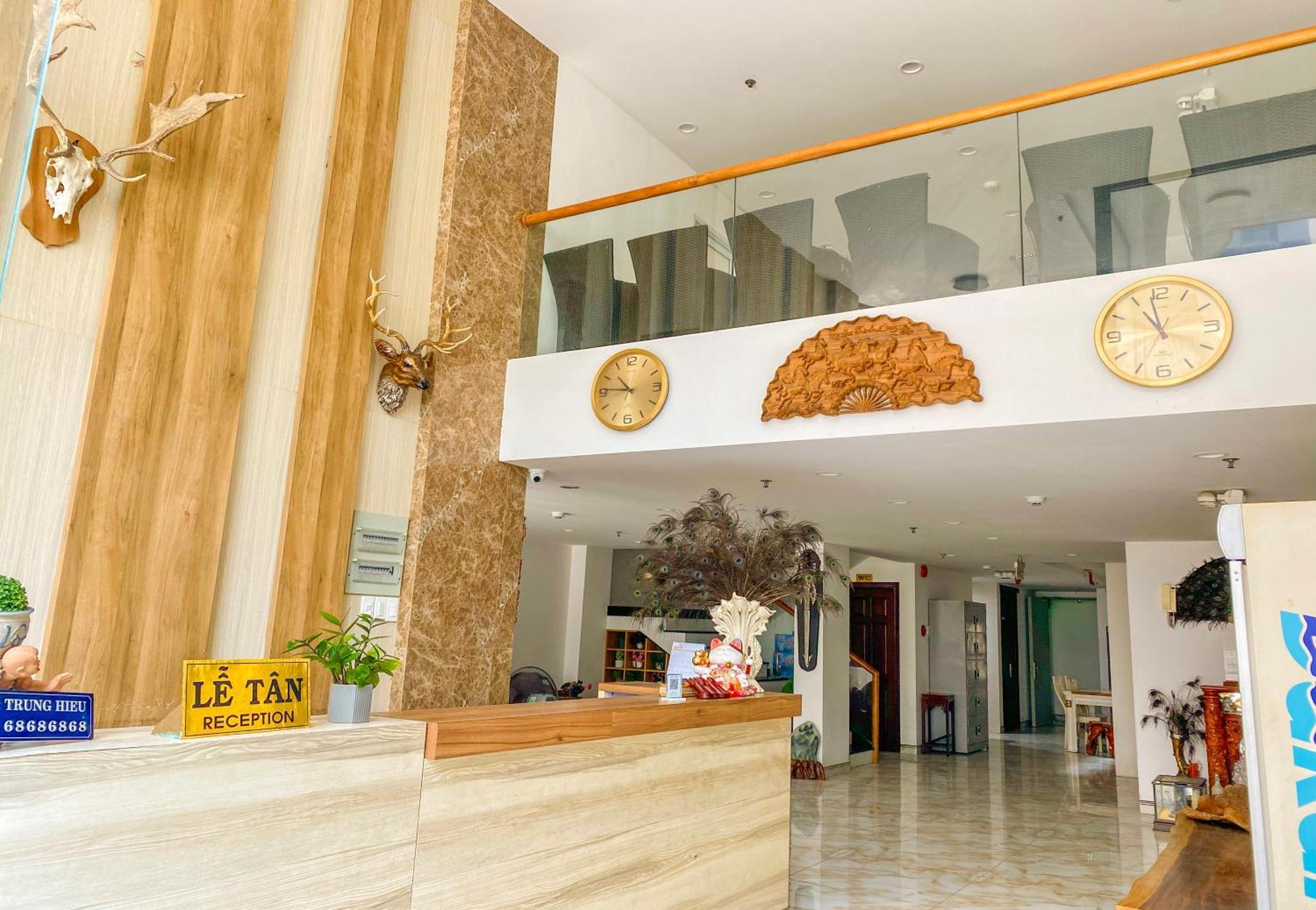 Hotel Khach San Trung Hieu Vung Tau Esterno foto