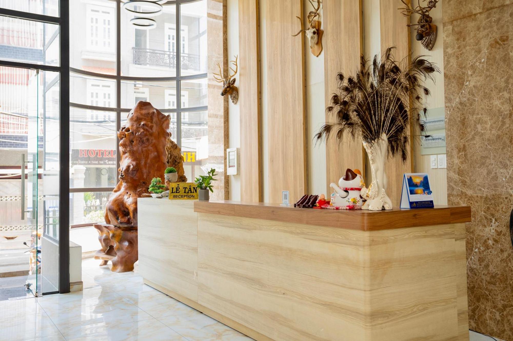 Hotel Khach San Trung Hieu Vung Tau Esterno foto